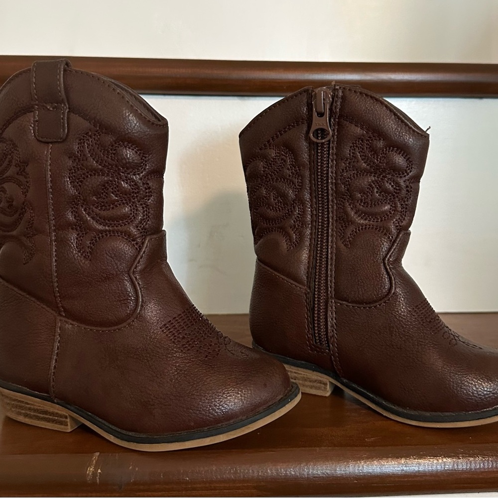 🌟 Kids Cowboy boots by Cat & Jack 🌟